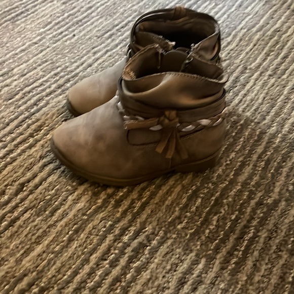 Boots with tassels - Picture 3 of 3